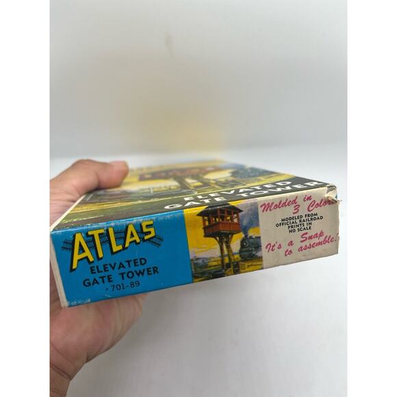 Vintage Atlas HO Scale Elevated Gate Tower Model Kit #701 - Picture 5 of 9